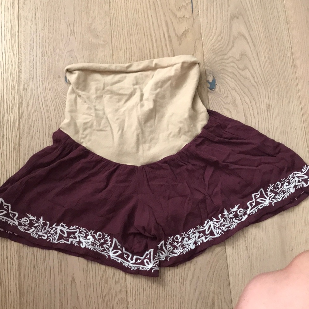 Pea in the Pod Maternity Shorts